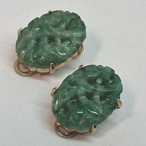* Vintage Marvella Green Faux Jade Asian Design Clip On Earrings